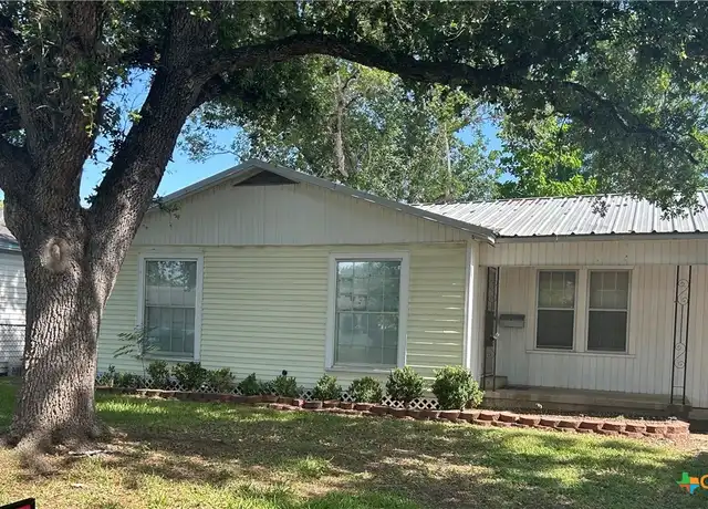 Property at 1805 E Guadalupe St, Victoria, TX, 77901, 2 beds, 1 bath, [object Object]