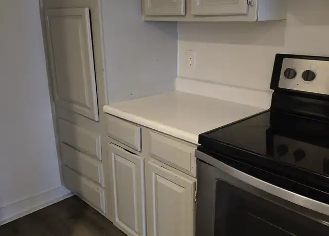 Property at 406 W Maple St Unit 5, Johnson City, TN, 37604, 2 beds, 1 bath, [object Object]