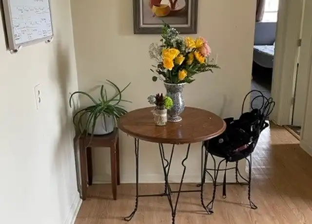 Property at 370 S Highland Ave Unit 15, Pittsburgh, PA, 15206, 1 bed, 1 bath, [object Object]