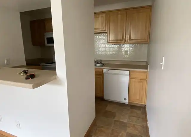 Property at 2413 Marquette Rd Unit C2, Peru, IL, 61354, 2 beds, 1 bath, [object Object]