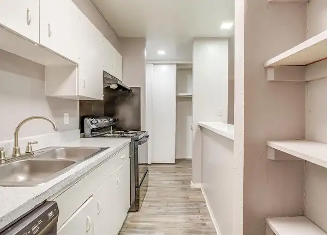 Property at Vista Buena Apartments - 13350 Esperanza Rd, Dallas, TX, 75240, 1-2 bed, 1 bath, [object Object]