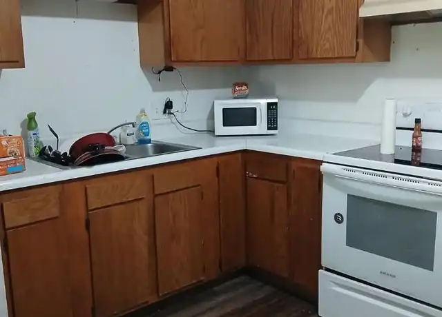 Property at 200 S Columbus St Unit 4, Pleasantville, IA, 50225, 1 bed, 1 bath, [object Object]