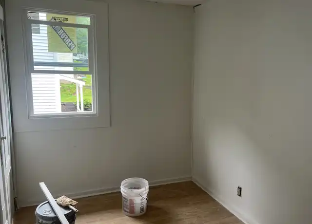 Property at 206 Vine St Unit B, Marietta, OH, 45750, 3 beds, 1 bath, [object Object]