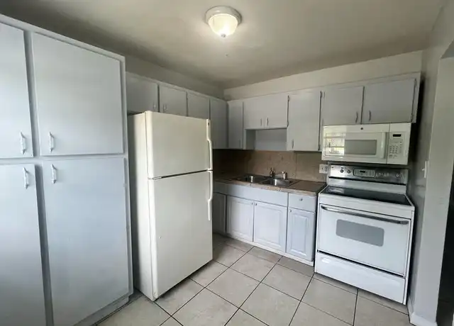 Property at 3210 Louisiana Ave Unit 4, Fort Pierce, FL, 34947, 3 beds, 1 bath, [object Object]