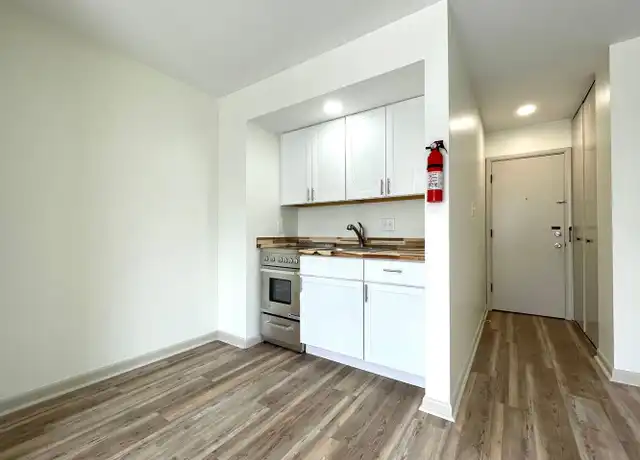 Property at 341 S Lincoln St Apt 4, Bloomington, IN, 47401, 1 bed, 1 bath, [object Object]