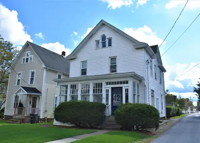 Property at 542 Oak St Unit 542-2, Indiana, PA, 15701, 2 beds, 1 bath, [object Object]