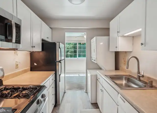 Property at 1541 Colonial Dr #203, Woodbridge, VA, 22192, 1 bed, 1 bath, [object Object]