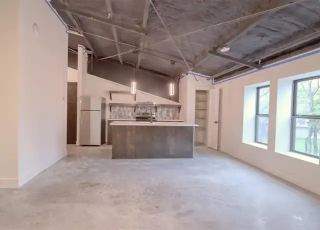 Property at 301 W Main St, Midlothian, TX, 76065, 0 beds, 1 bath, [object Object]