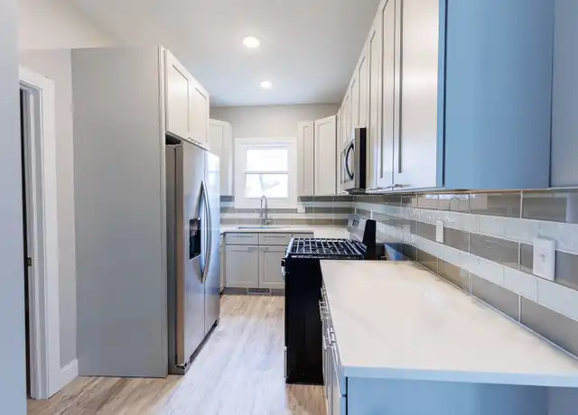 Property at 805 E Olive St Unit 1, Bloomington, IL, 61701, 2 beds, 1 bath, [object Object]