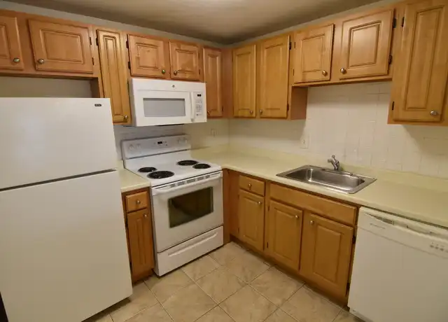 Property at 245 Main St Unit 27, Watertown, MA, 02472, 2 beds, 1 bath, [object Object]