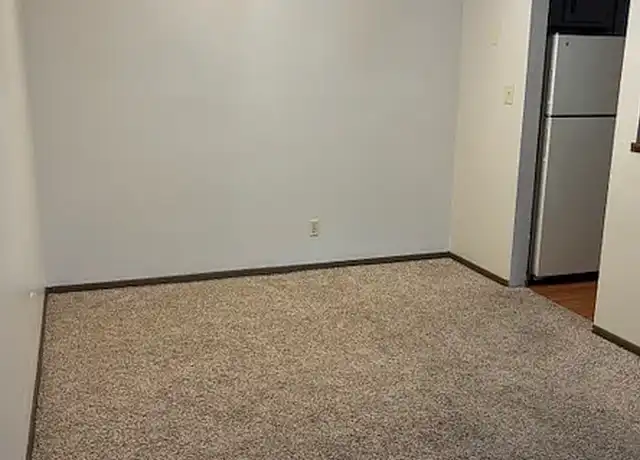 Property at Shadowood - 2040 Edgewood Rd NW, Cedar Rapids, IA, 52405, 2 beds, 1 bath, [object Object]