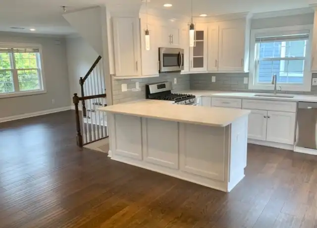 Property at 46 Elm Rd #2, Caldwell, NJ, 07006, 3 beds, 2 baths, [object Object]