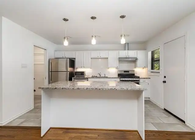 Property at 6435 Ravendale Ln, Dallas, TX, 75214, 2 beds, 1 bath, [object Object]