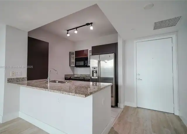 Property at 950 Brickell Bay Dr, Miami, FL, 33131, 1 bed, 1 bath, [object Object]