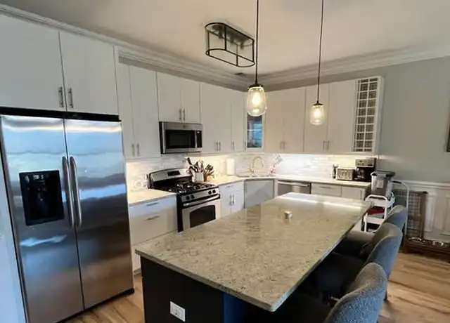 Property at 1216 W Winnemac Ave Unit 2E, Chicago, IL, 60640, 2 beds, 2 baths, [object Object]