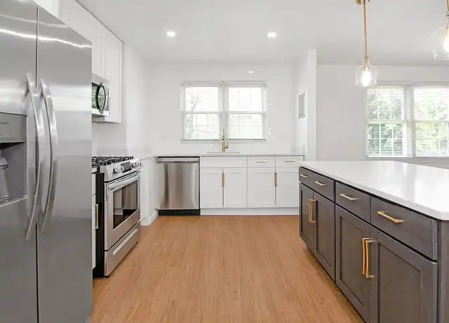 Property at Melrose Apartments - 100 E Melrose Ave, Baltimore, MD, 21212, 2 beds, 2 baths, [object Object]