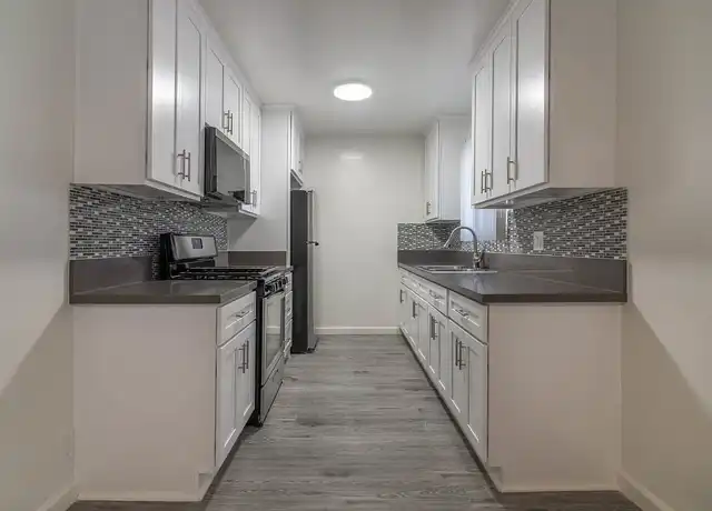 Property at 4854-4860 Hazeltine Apartments - 4854 Hazeltine Ave, Sherman Oaks, CA, 91423, 1 bed, 1 bath, [object Object]