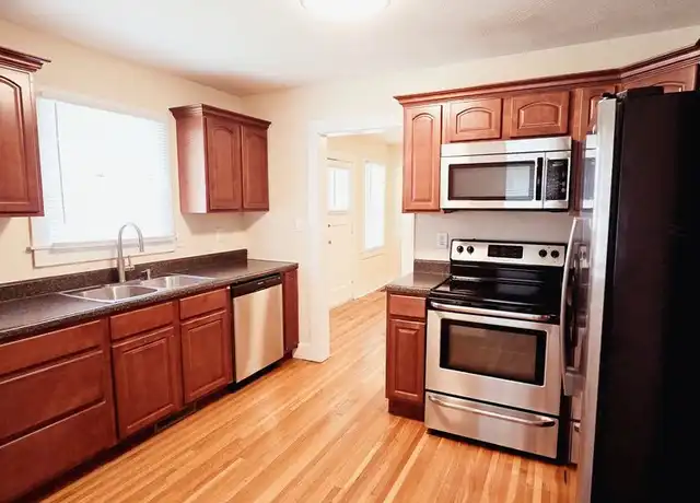 Property at 1226 S Jefferson Ave, Springfield, MO, 65807, 3 beds, 2 baths, [object Object]