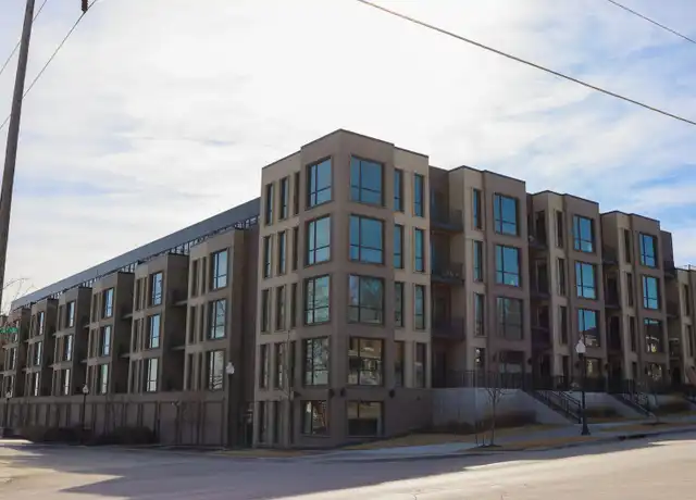 Property at 925 Pierce St Unit 123, Omaha, NE, 68108, 2 beds, 1 bath, [object Object]