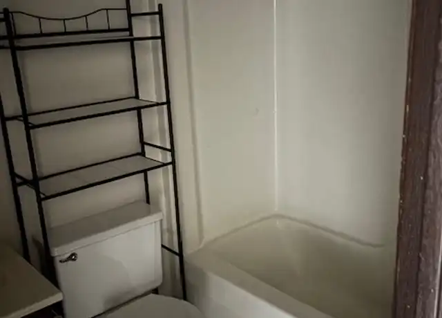 Property at 710 S Walnut St Unit 4, Urbana, IL, 61801, 1 bed, 1 bath, [object Object]