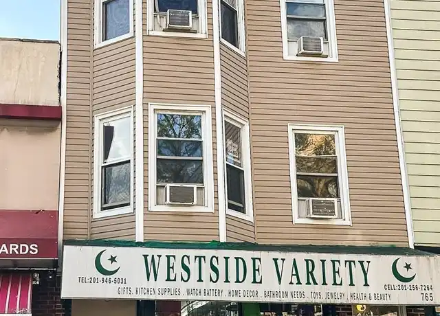 Property at 765 W Side Ave Unit 2, Jersey City, NJ, 07306, 2 beds, 1 bath, [object Object]