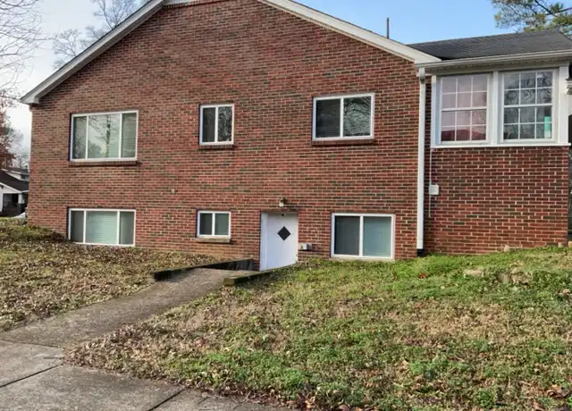 Property at 402 W Tombigbee St Unit B, Florence, AL, 35630, 3 beds, 1 bath, [object Object]