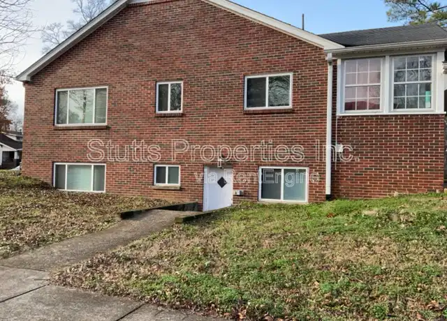 Property at 402 W Tombigbee St Unit B, Florence, AL, 35630, 3 beds, 1 bath, [object Object]