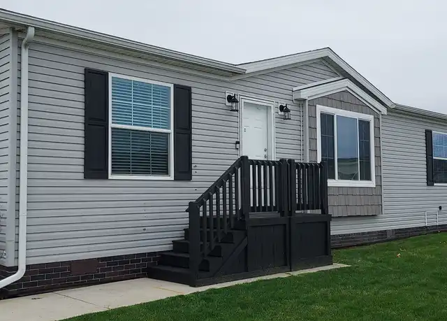 Property at 9693 Edgeworth Dr, Fenton, MI, 48430, 3 beds, 2 baths, [object Object]