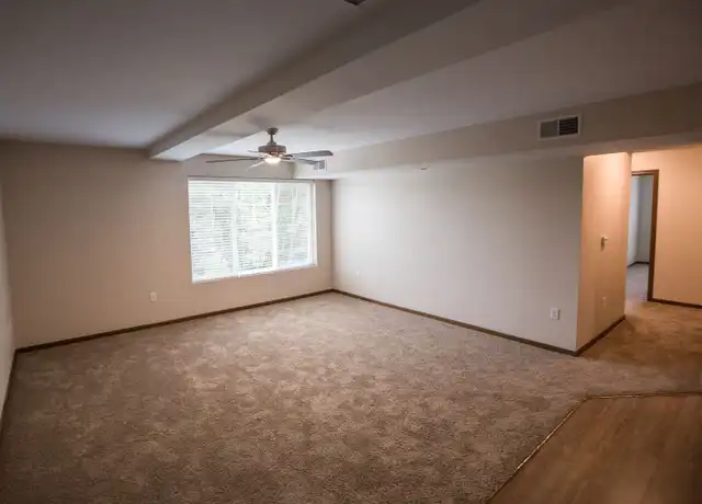 Property at 1375 N Dodge St Unit 201, Iowa City, IA, 52245, 3 beds, 2 baths, [object Object]