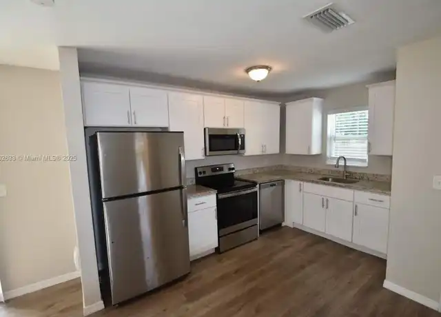 Property at 1712 NW 15th Ave, Fort Lauderdale, FL, 33311, 3 beds, 1 bath, [object Object]