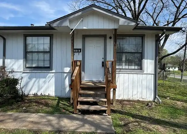 Property at 208 S Dallas St Unit D, Kaufman, TX, 75142, 2 beds, 1 bath, [object Object]