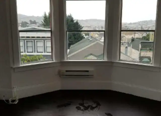 Property at 4 College Ave, San Francisco, CA, 94112, 2 beds, 1 bath, [object Object]