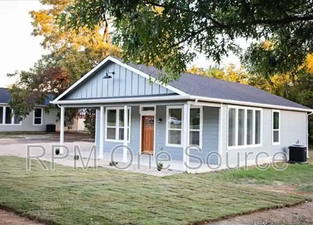 Property at 704 Walnut St, Honey Grove, TX, 75446, 3 beds, 2 baths, [object Object]