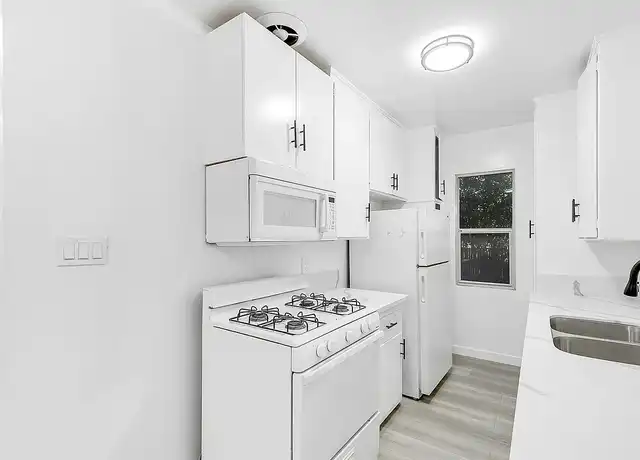 Property at 1333 11th St, Santa Monica, CA, 90401, 1 bed, 1 bath, [object Object]