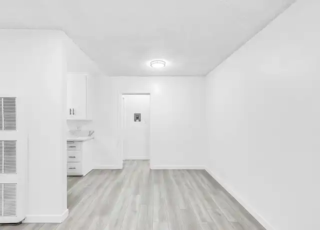 Property at 1333 11th St, Santa Monica, CA, 90401, 1 bed, 1 bath, [object Object]