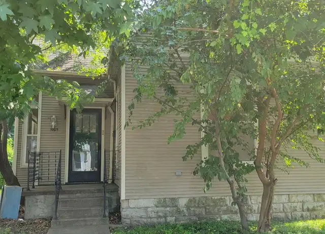 Property at 1005 W 3rd St, Sedalia, MO, 65301, 2 beds, 1 bath, [object Object]