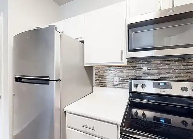 Property at Sereno Park Apartments - 3903 SE Military Dr, San Antonio, TX, 78223, 1 bed, 1 bath, [object Object]