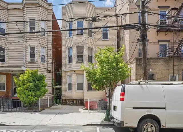 Property at 335 47th St Unit 3, Union City, NJ, 07087, 3 beds, 1 bath, [object Object]