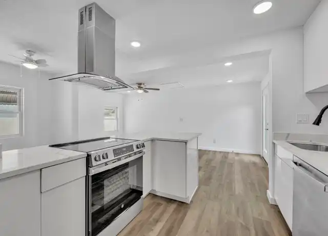 Property at 713 Langston Ct, Orlando, FL, 32804, 3 beds, 2 baths, [object Object]