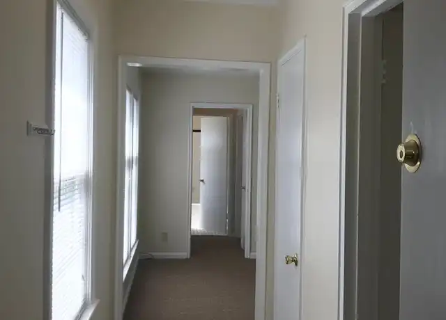 Property at 215 Capitol Ave Unit E3, Frankfort, KY, 40601, 1 bed, 1 bath, [object Object]