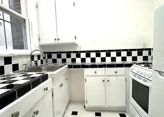 Property at 1647 W 11th St, Los Angeles, CA, 90015, 0 beds, 1 bath, [object Object]