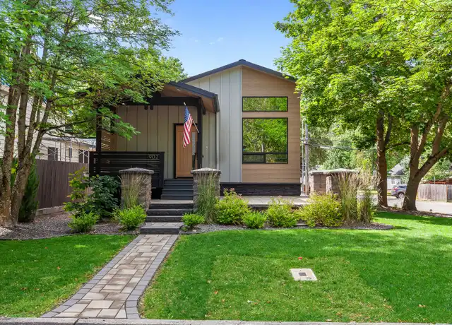 Property at 902 E Bancroft Ave, Coeur D Alene, ID, 83814, 4 beds, 3 baths, [object Object]