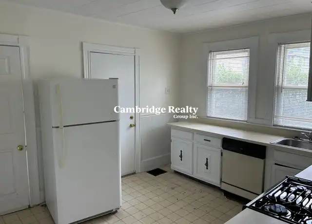 Property at 27R Albion St Unit 1T, Somerville, MA, 02143, 4 beds, 1 bath, [object Object]
