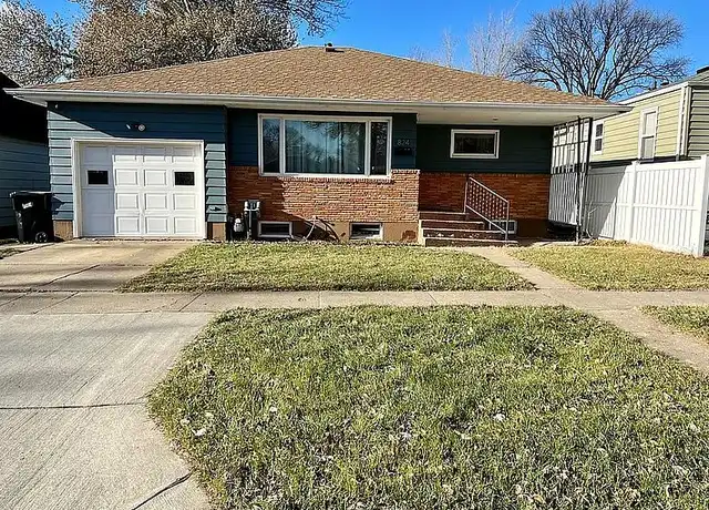 Property at 824 N 17th St, Bismarck, ND, 58501, 3 beds, 2 baths, [object Object]