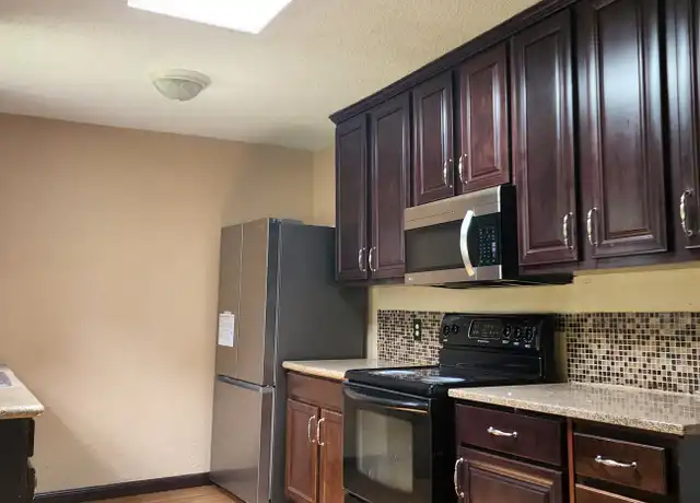 Property at 5421 Parkview Dr, Haltom City, TX, 76148, 4 beds, 1.5 baths, [object Object]
