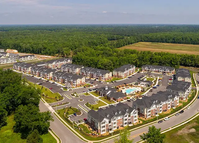 Photo of 5000 Honeysuckle Ln, Chesapeake, VA 23321