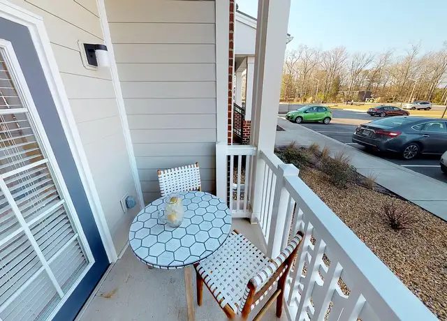 Photo of 5000 Honeysuckle Ln, Chesapeake, VA 23321