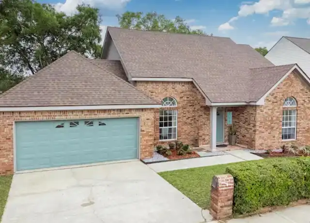 Property at 204 Student Ln, Lafayette, LA, 70508, 3 beds, 2 baths, [object Object]