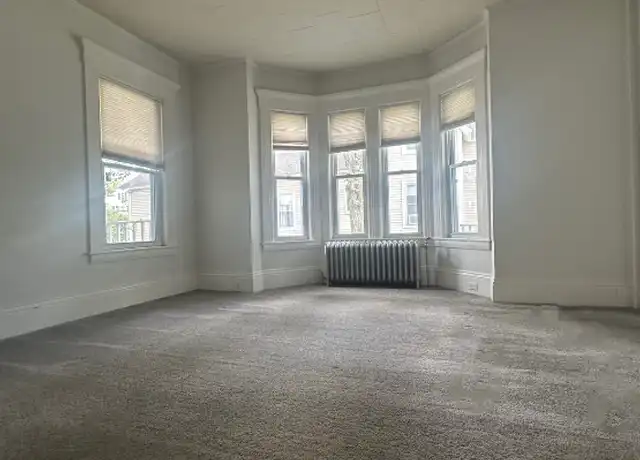 Property at 817 Union St Unit 1, Manchester, NH, 03104, 3 beds, 1 bath, [object Object]