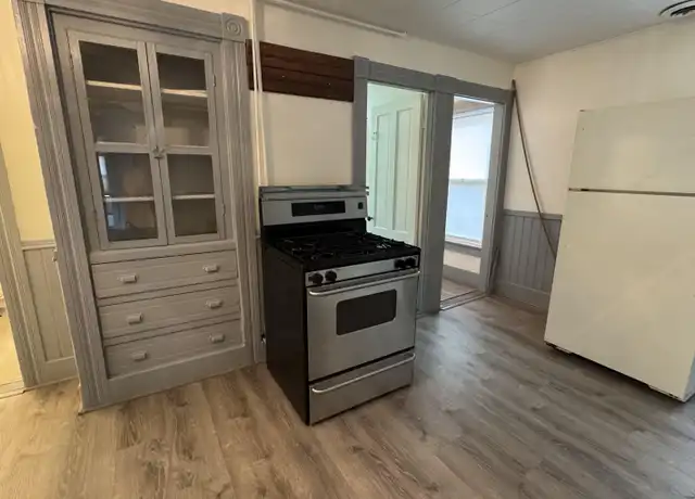 Property at 34 Center St Unit 2, North Walpole, NH, 03609, 2 beds, 1 bath, [object Object]